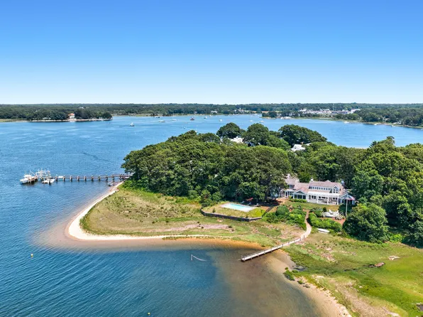 71 Sand Point, Osterville, MA 02655