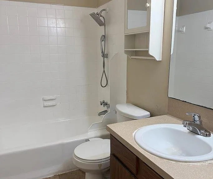 202 E 45th St #306 — Photo 6