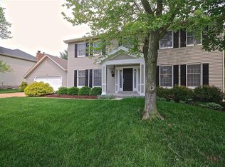 2122 Woodlet Park Dr, Chesterfield, MO 63017