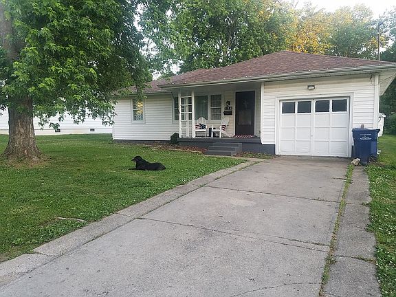 2nd image of 124 E Blackburn St