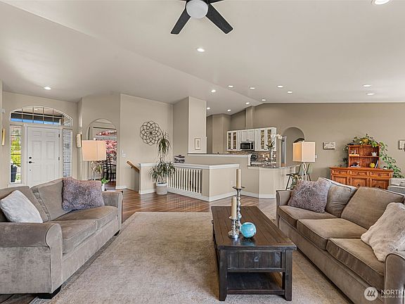 4th image of 700 Clarissa Lane
