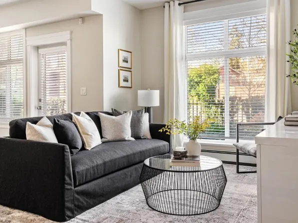 11035 Ravine Rd #115, Surrey, BC V3T 3X5