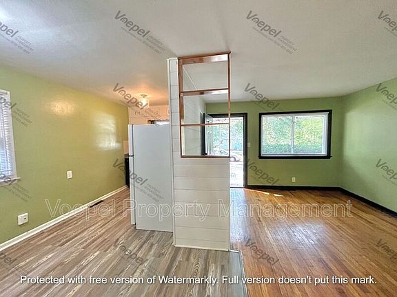 5th image of 135 S Fuller St
