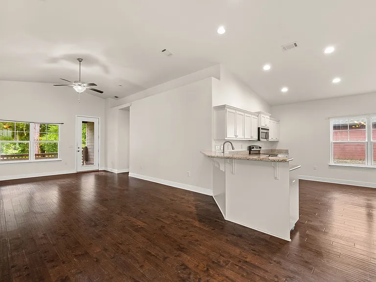 238 Benton Blvd — Photo 8