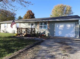16359 Finch Rd, Lebanon, MO 65536