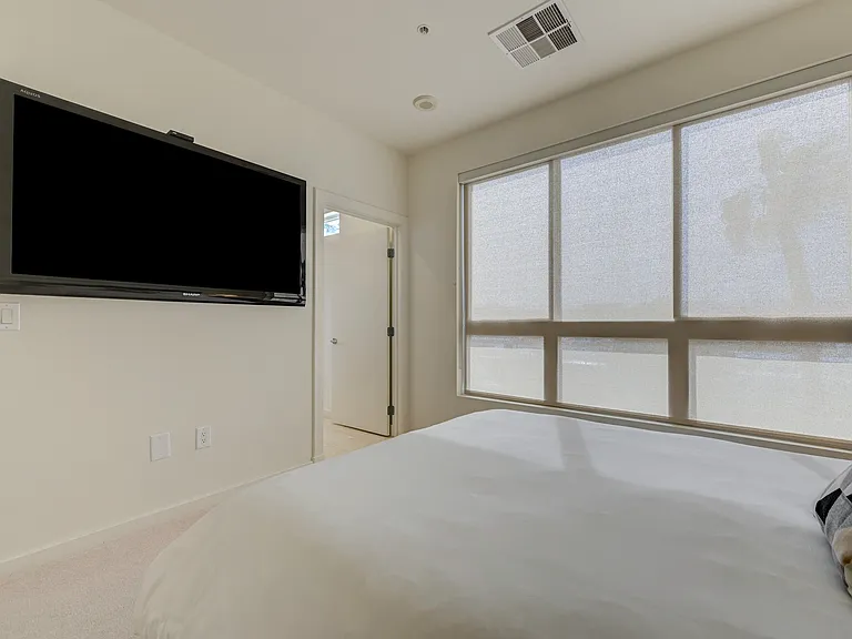 4535 Dean Martin Dr #103 — Photo 30
