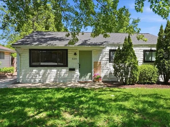 920 N Fell Ave, Normal, IL 61761