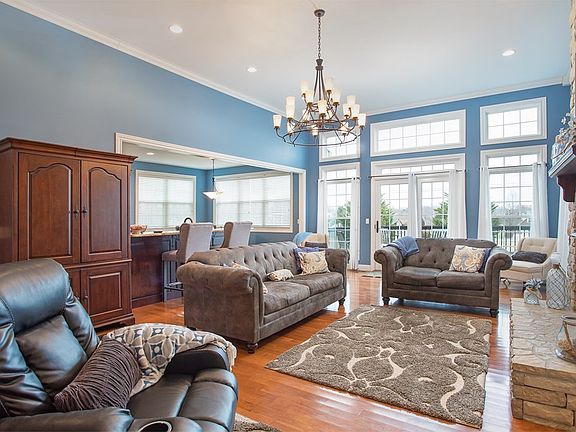 2nd image of 104 Karakal Dr