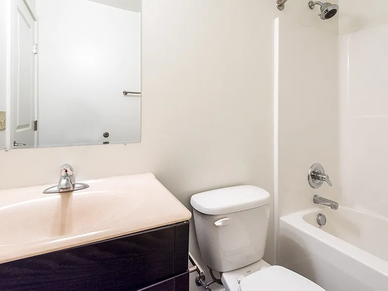 2617 W Broad St — Photo 10