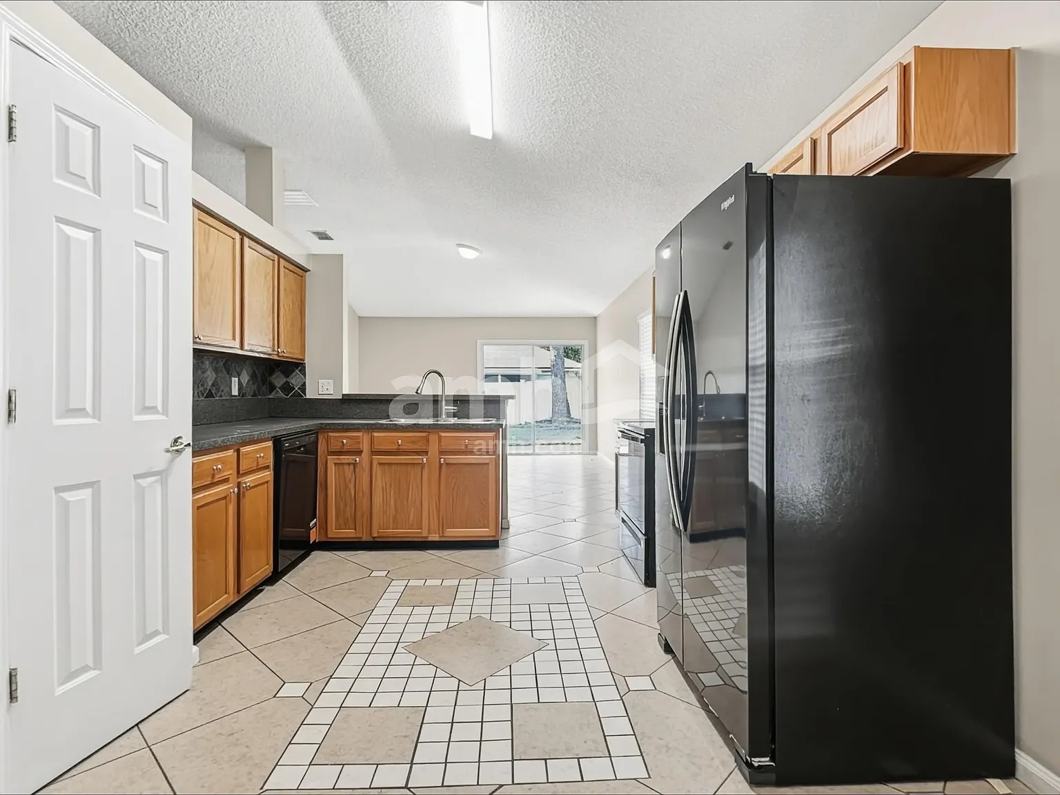 4 bed, 2.0 bath, 1740 sqft, $2,000 — Photo 4