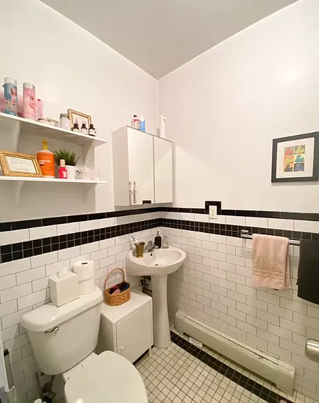 152 Dupont St #1L — Photo 6