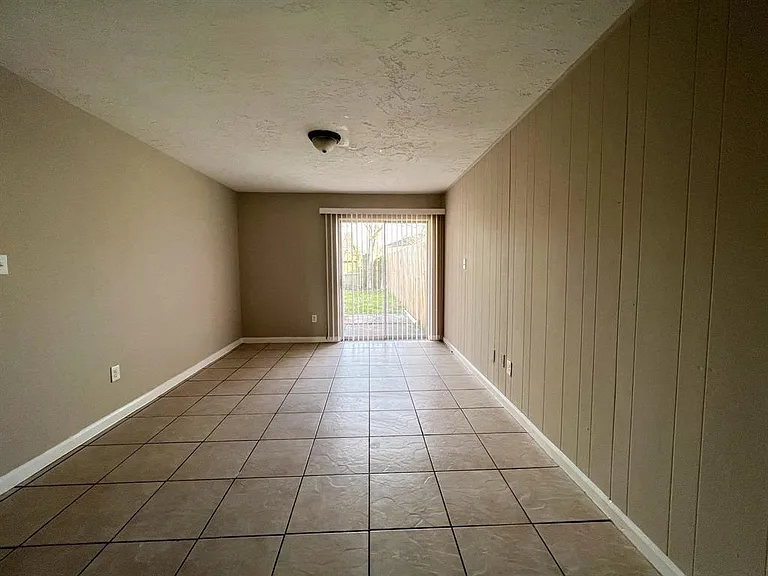 6736 W Fuqua Dr — Photo 9