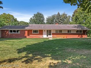 2460 Turner St, West Bloomfield, MI 48323