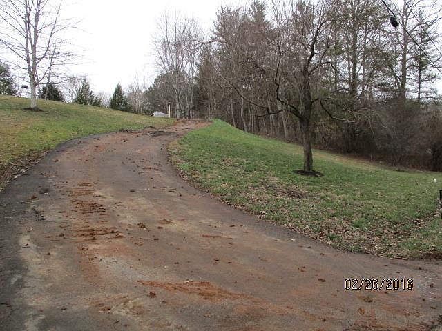 2nd image of 208 Forest Dr