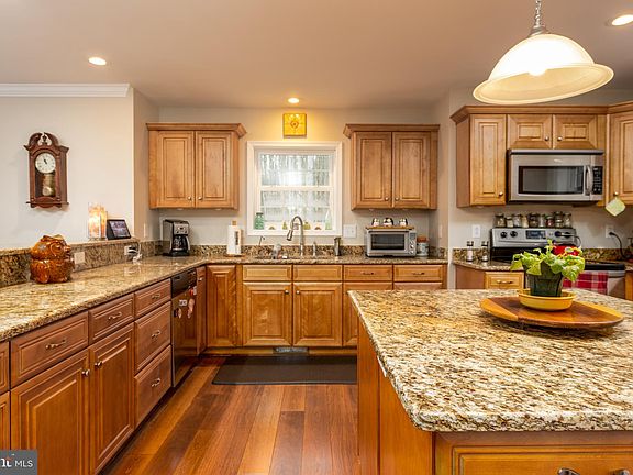 2nd image of 129 Wheatfield Ln