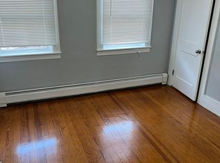 27 Grant St FLOOR 3, Taunton, MA 02780