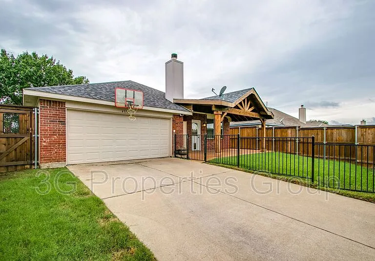 4516 Highridge Dr — Photo 27