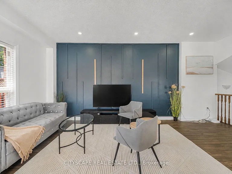 14 Redcedar Cres — Photo 11