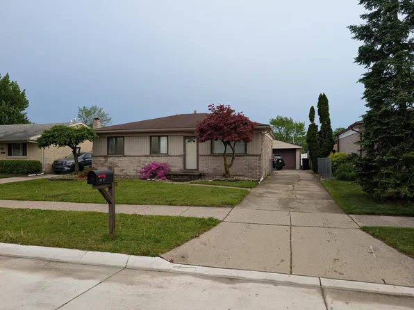 16318 Wellington Ave, Roseville, MI 48066