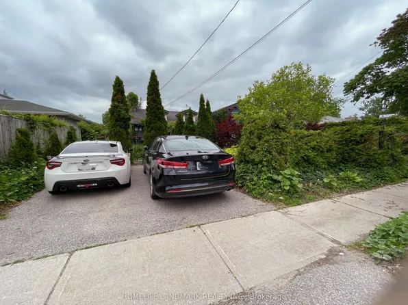 114 Steel St S, Barrie, ON L4M 2G2