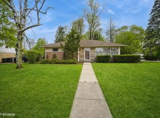 1126 Whitfield Rd, Northbrook, IL 60062