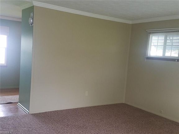 3rd image of 2615 E 40th St