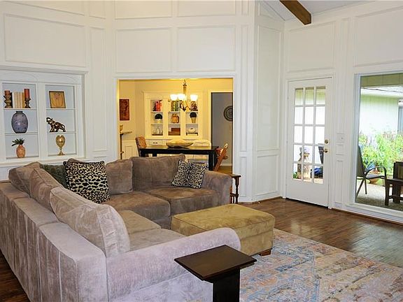 3rd image of 16920 Park Hill Dr