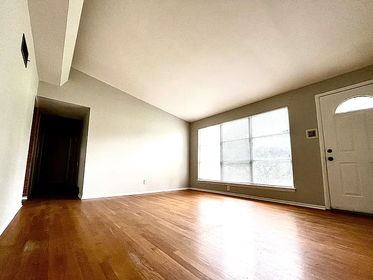 880 Gladiola Dr — Photo 1