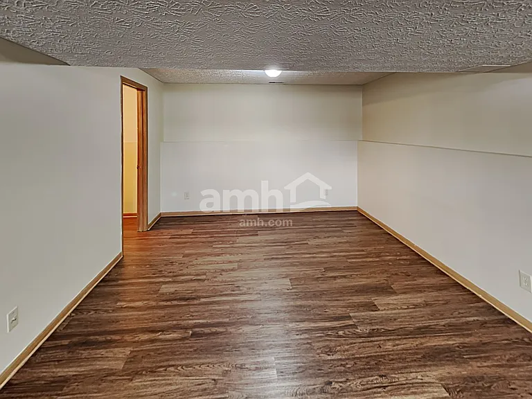 6811 Magdalena Ln — Photo 17