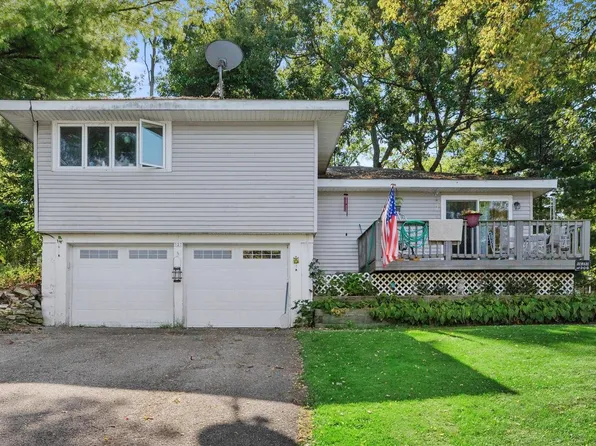 527 Sunset Vale, Twin Lakes, WI 53181