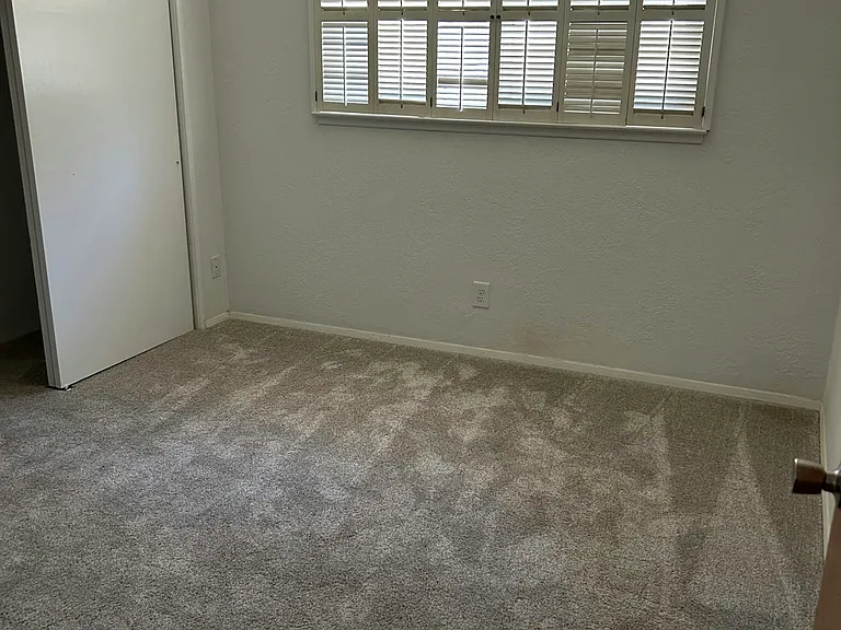 120 W Magnolia Ave — Photo 4