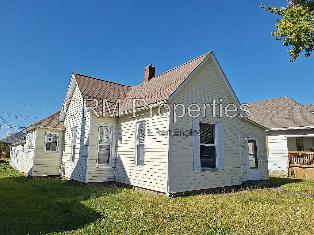 3 bed, 1.0 bath, 952 sqft, $995 — Photo 2