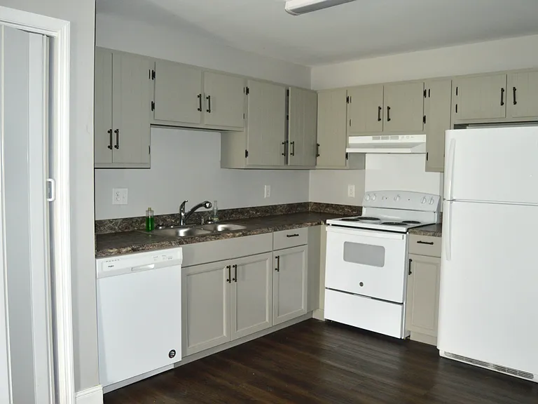 2007 Morgan Ave SW — Photo 2