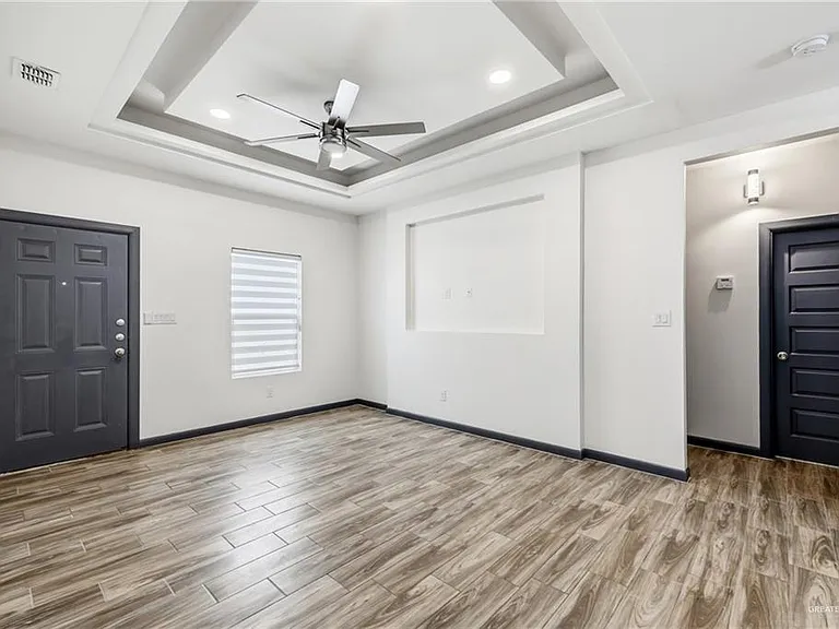 1408 E Hibiscus Ave #2 — Photo 2
