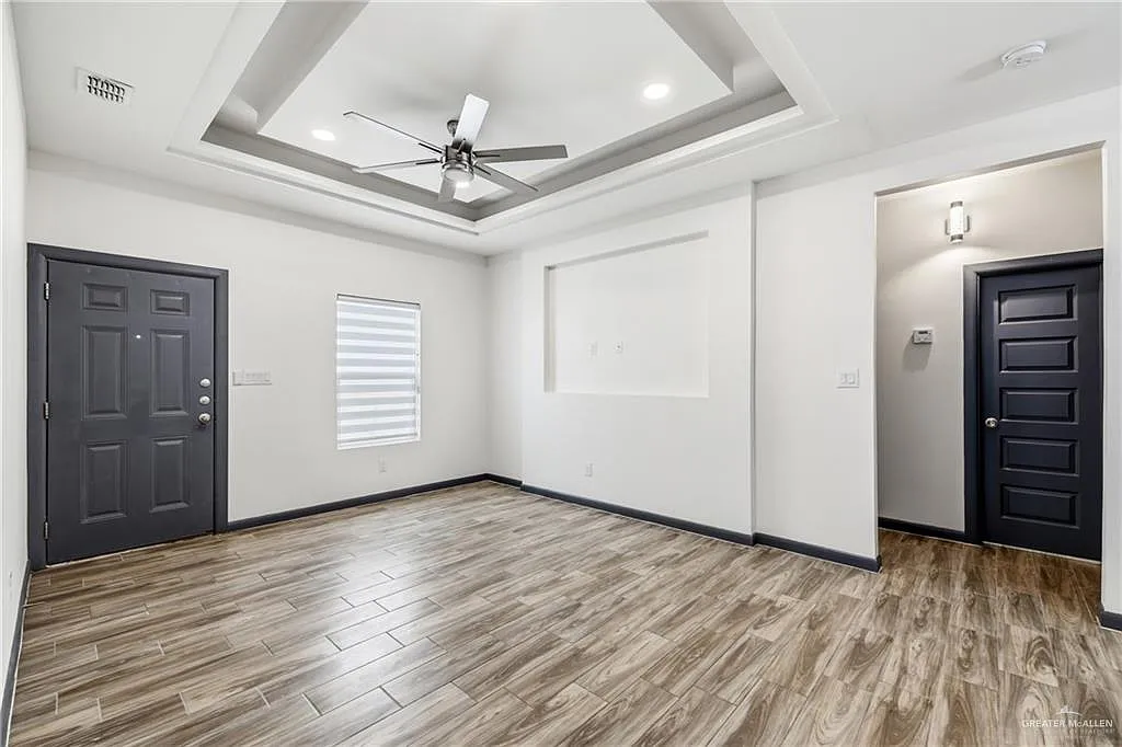 Building Photo - 1408 E Hibiscus Ave #2