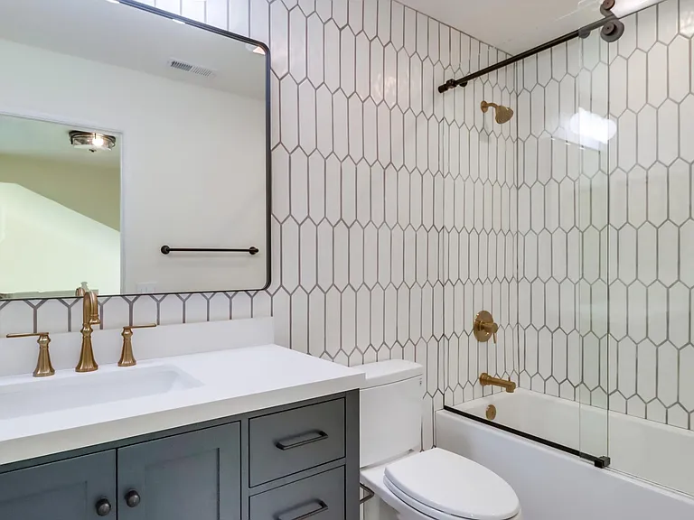 1680 Swallowtail Rd — Photo 17
