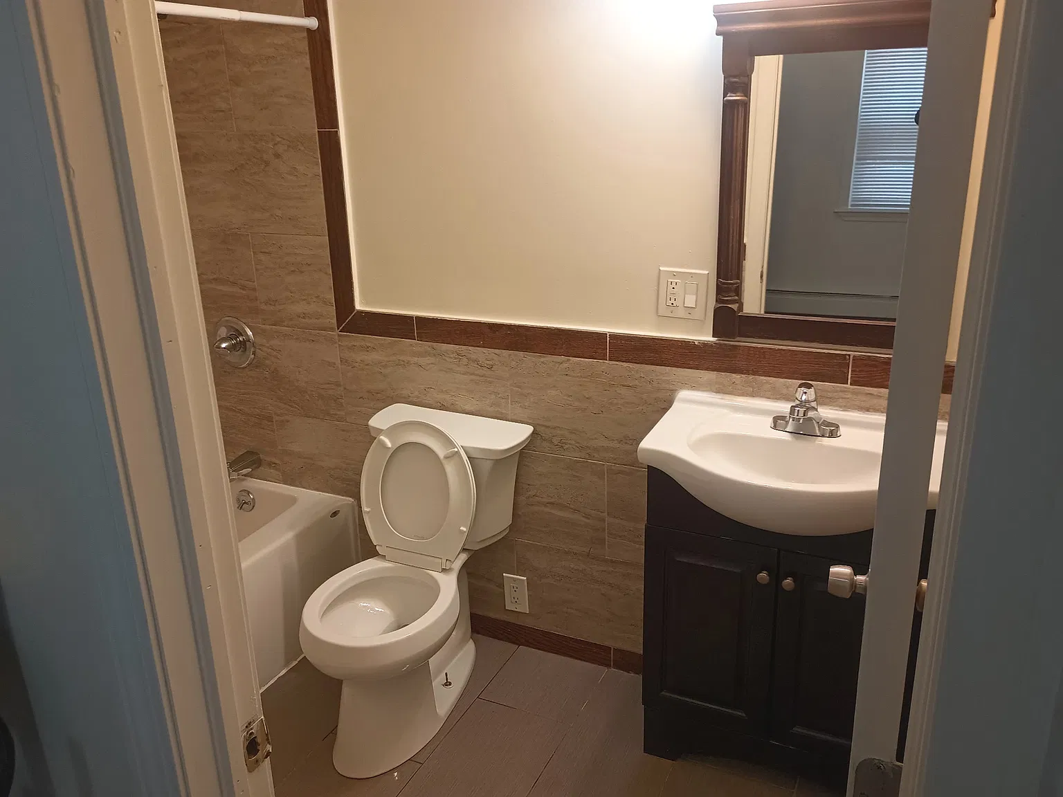 2 bed, $1,600 — Photo 3