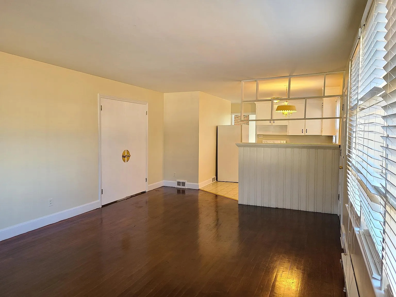3 bed, 2236 sqft, $2,095 — Photo 4