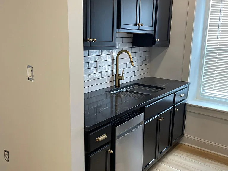 130 Dawson St #2 — Photo 4