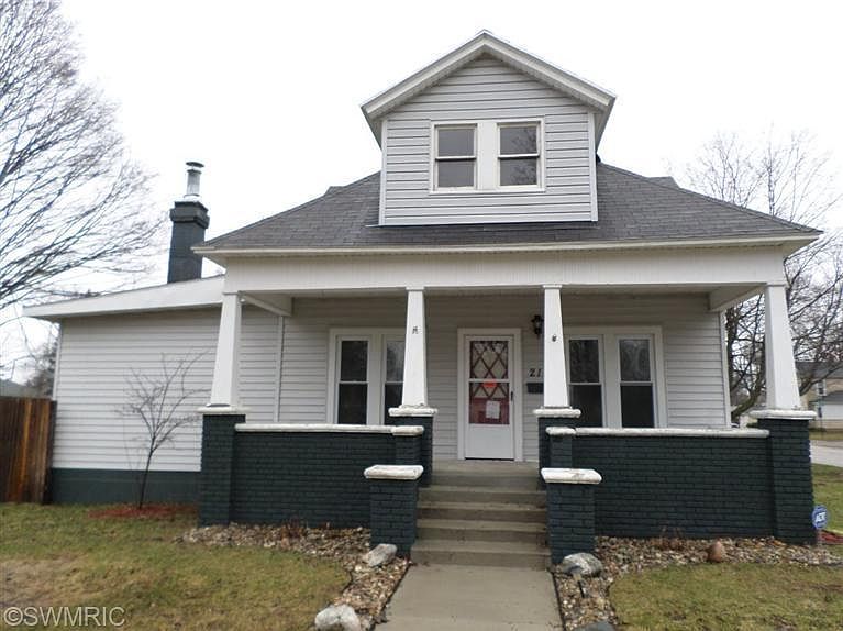 1st image of 215 Bradley St