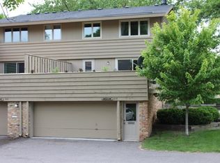 213 Windsor Ct, New Brighton, MN 55112