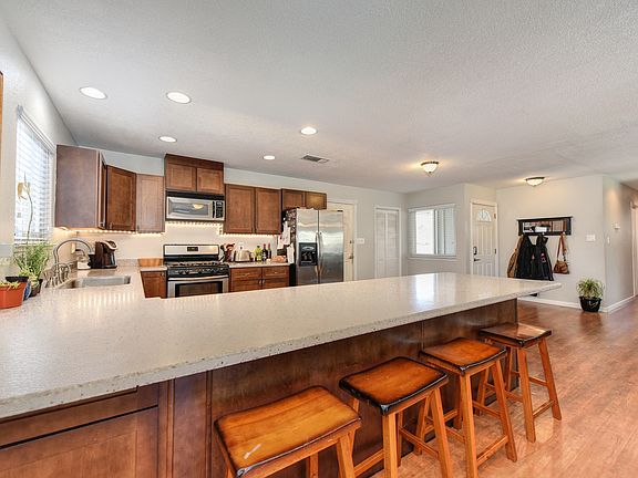 5th image of 7679 Glenacre Way