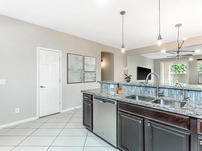 10246 E Sable Ave — Photo 9