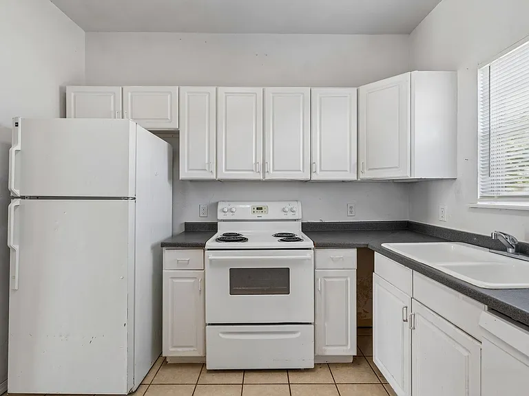 1021 Shady Creek Cir — Photo 14