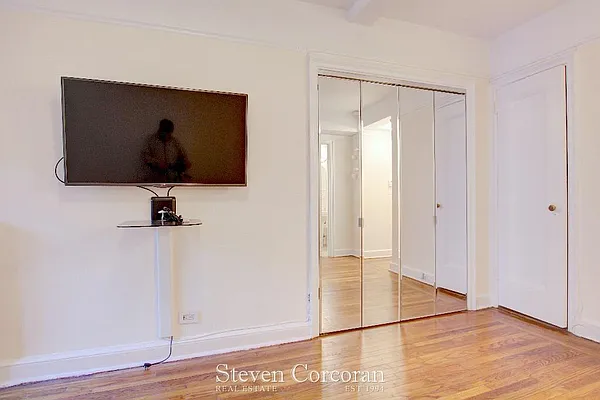 Sold by Steven Corcoran Real Estate | media 9