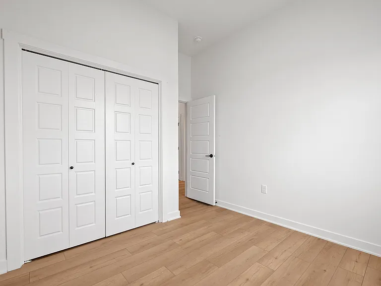1109 SW 11th St — Photo 32