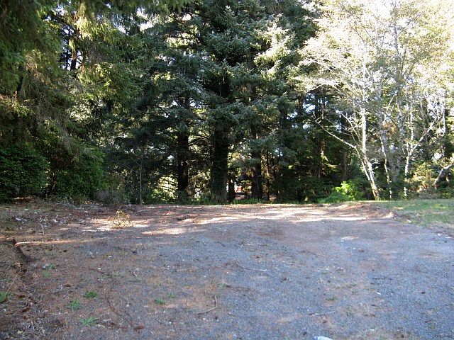 1st image of 828 NW Kimo Ln