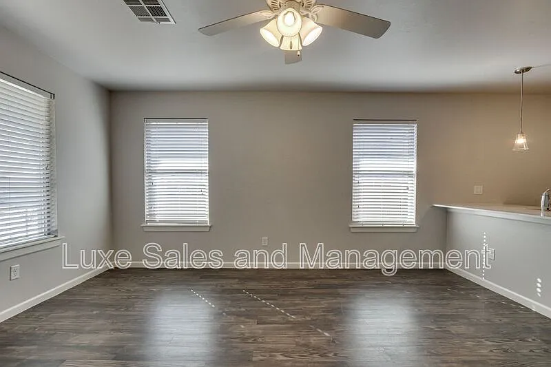 2 bed, 2.0 bath, 1045 sqft, $1,345 — Photo 4