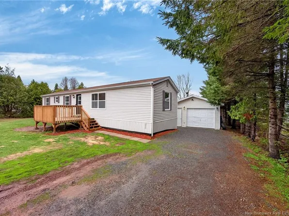 40 Branch Rd, Burton, NB E2V 3Z9