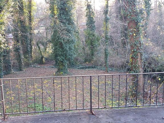 Private Back Yard, Large Deck